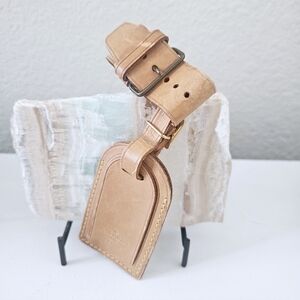 🤎GUC Authentic Vintage Louis Vuitton  Leather Luggage Tag & Poignet Buckle🤎